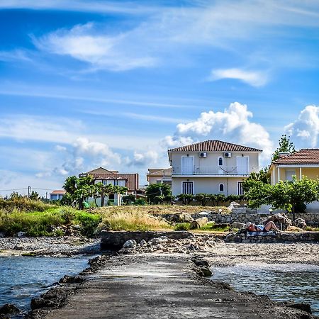 Pelagion II Sea Coral - Beachfront Holiday Home Kypseli Exterior foto