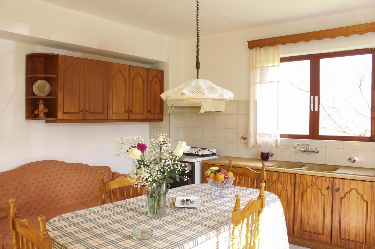 Pelagion II Sea Coral - Beachfront Holiday Home Kypseli Exterior foto